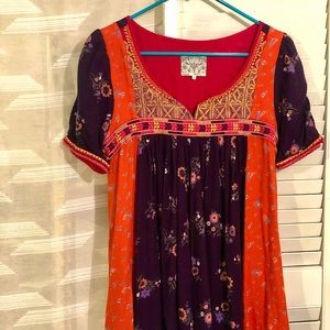 Floral Embroidered Tunic Shirt